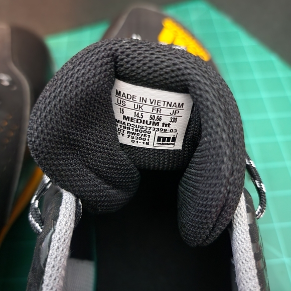 Never worn Adidas Baseball cleats - Picture 6 of 7